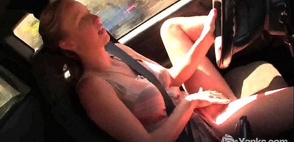  Yanks Babe Aden Masturbating In The Car